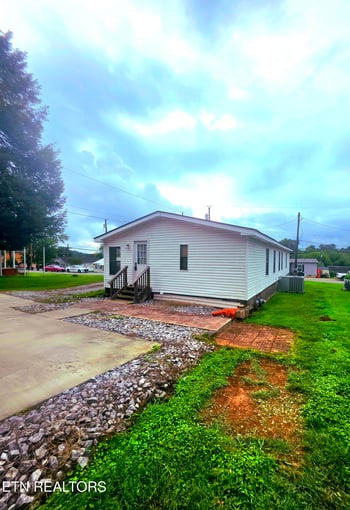608 Church St, Loudon, TN 37774