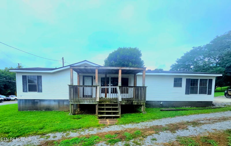 608 Church St, Loudon, TN 37774