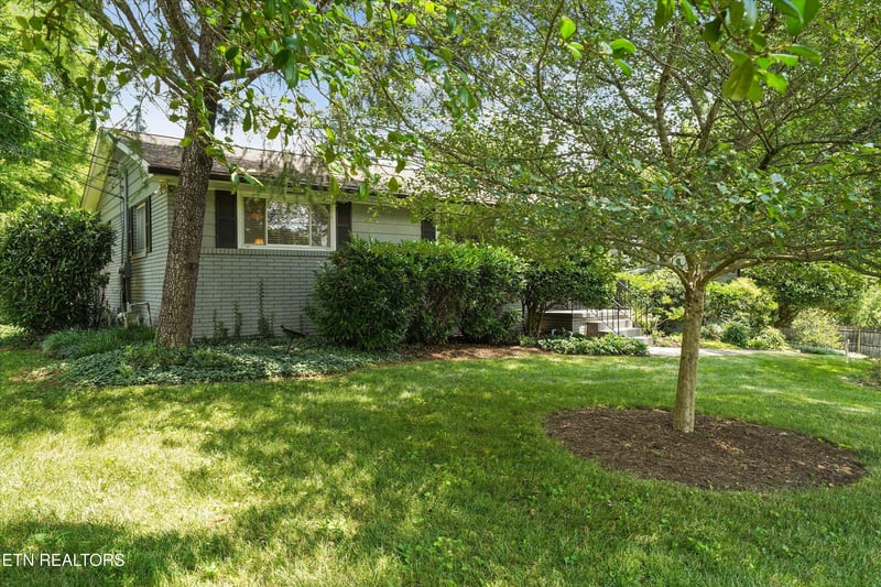 608 Churchill Rd, Knoxville, TN 37909