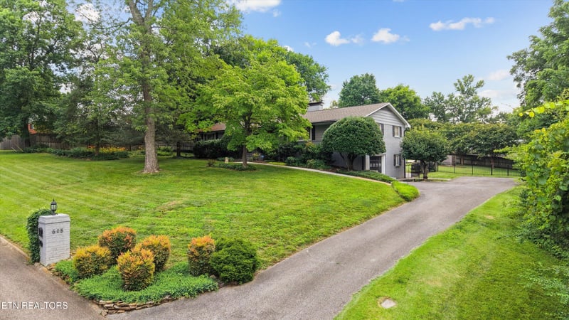 608 Churchill Rd, Knoxville, TN 37909