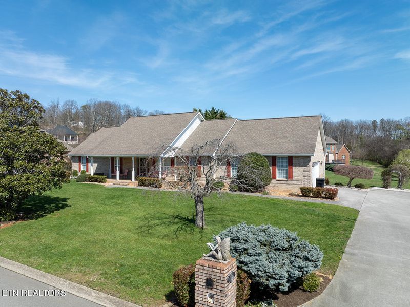 608 Gloucester Ct, Maryville, TN 37803