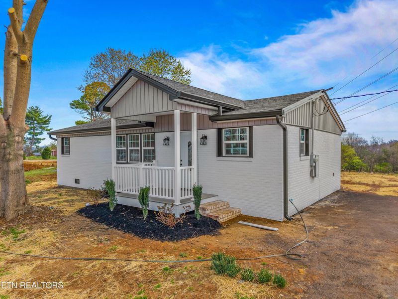 608 Hilltop Dr, Morristown, TN 37814