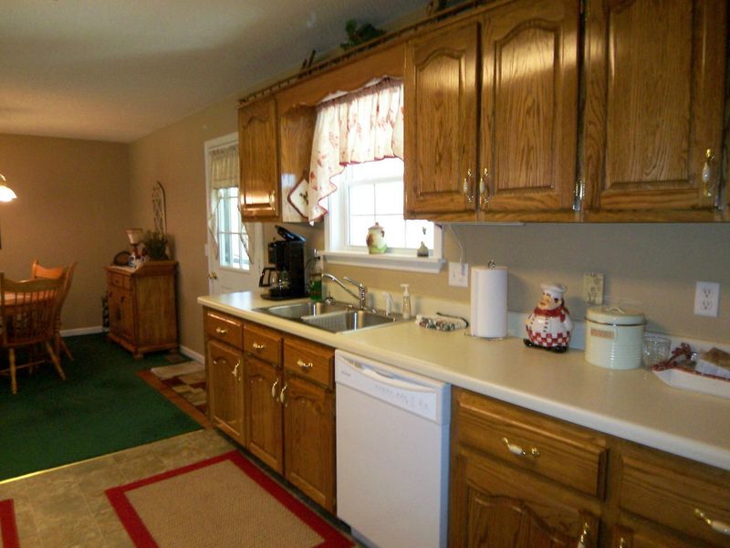608 Scarlett Dr, Crossville, TN 38555