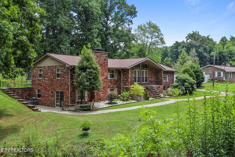 608 Summit View Rd, Knoxville, TN 37920