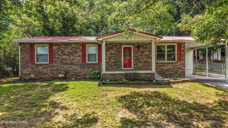 608 W 10th Ave, Lenoir City, TN 37771