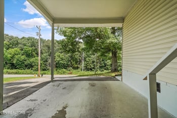 608 W 10th Ave, Lenoir City, TN 37771