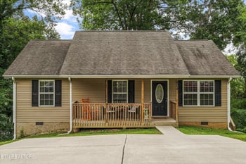 608 W 3rd Ave, Lenoir City, TN 37771