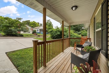608 W 3rd Ave, Lenoir City, TN 37771