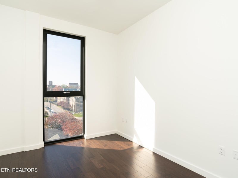 608 W Hill Ave #202, Knoxville, TN 37902
