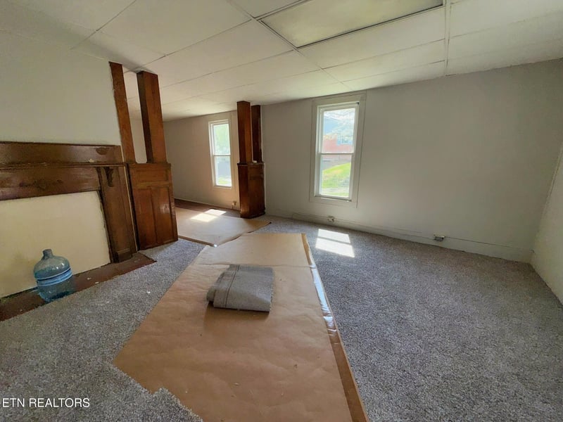 608 Wright St, Jellico, TN 37762