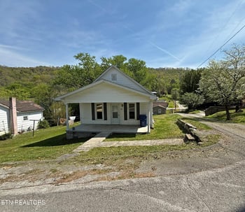 608 Wright St, Jellico, TN 37762