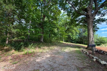 6084 Bishop Rd, Loudon, TN 37774