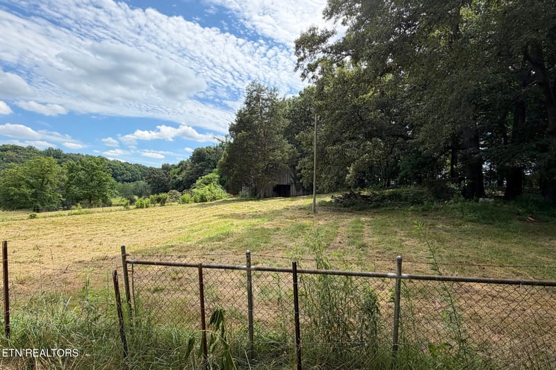 6084 Bishop Rd, Loudon, TN 37774