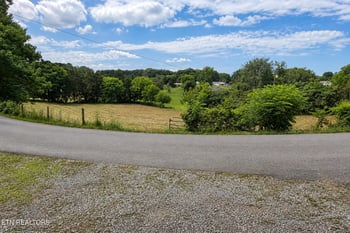 6084 Bishop Rd, Loudon, TN 37774