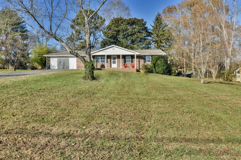 609 E Meadecrest Dr, Knoxville, TN 37923