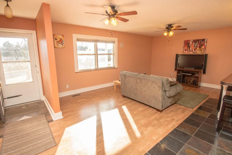609 E Meadecrest Dr, Knoxville, TN 37923