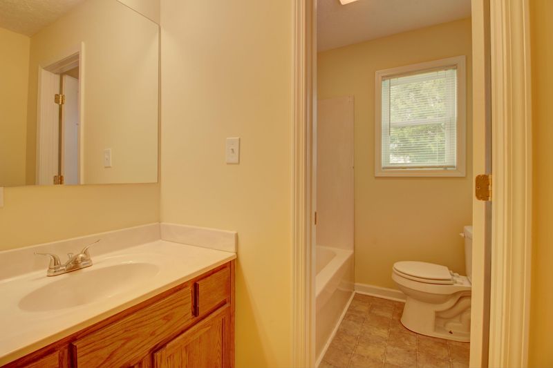609 Laurel Bluff Rd, Kingston, TN 37763