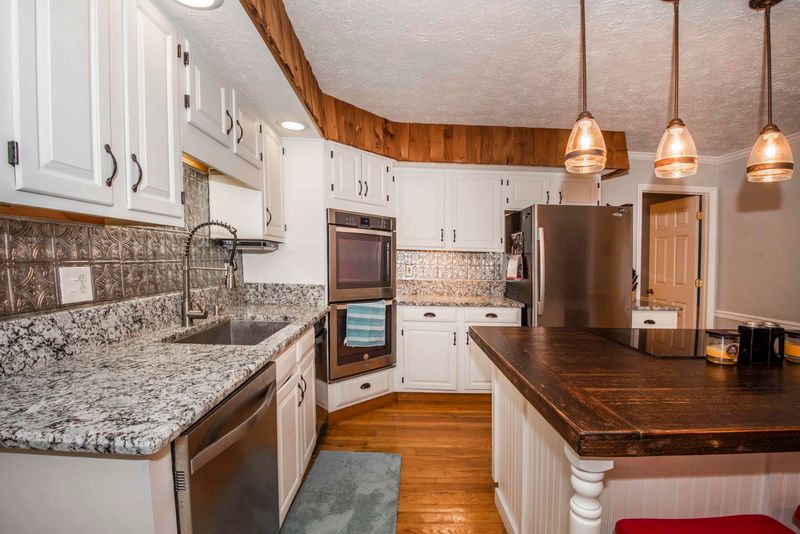 609 Laurel Valley Rd, Knoxville, TN 37934