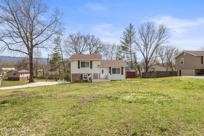609 Lawrence St, Etowah, TN 37331