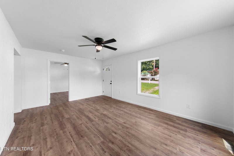 609 Rose Hill Dr, Lafollette, TN 37766