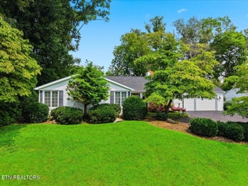 609 S Charles G Seivers Blvd, Clinton, TN 37716