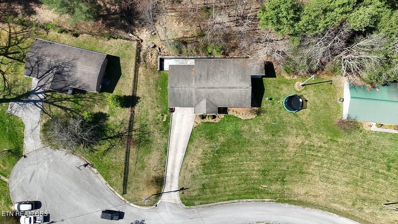 609 S Proctor Blvd, Oneida, TN 37841