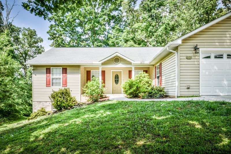609 Sam Moses Ln, Maryville, TN 37804