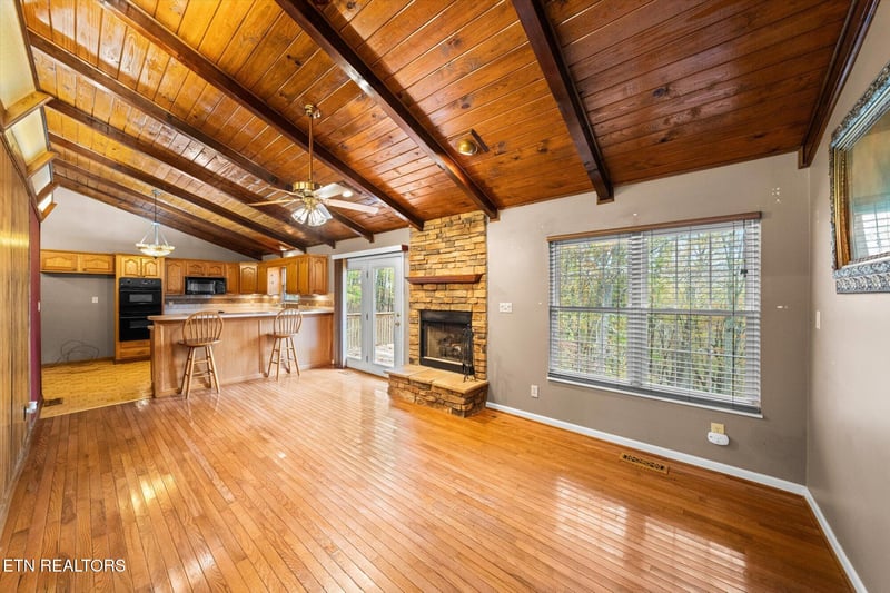 609 Stephens Rd, Rocky Top, TN 37769