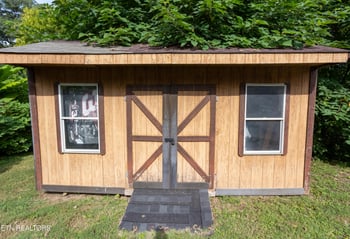 609 W Inskip Dr, Knoxville, TN 37912