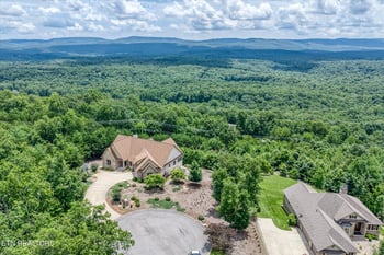 61 Bluff View Ct, Crossville, TN 38558