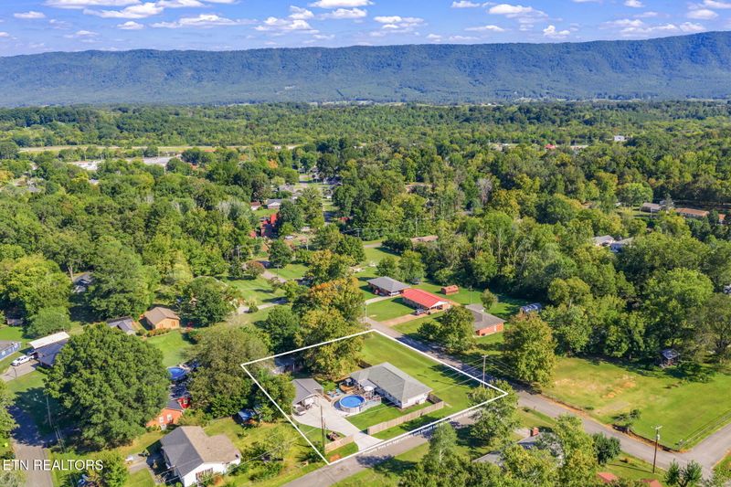 610 Bryant St, Etowah, TN 37331