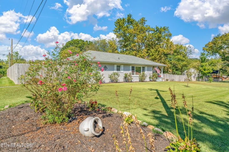610 Bryant St, Etowah, TN 37331