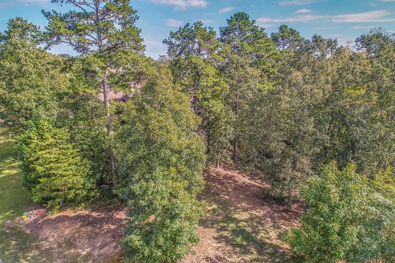 610 Conkinnon Dr, Lenoir City, TN 37772