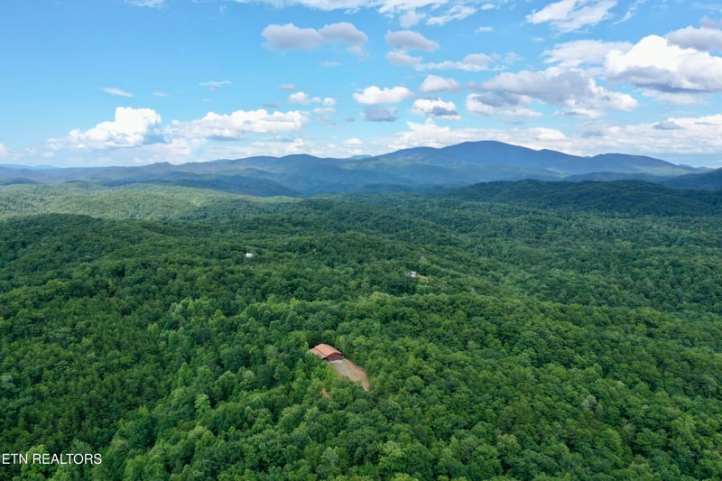 610 Cooper Rd, Vonore, TN 37885