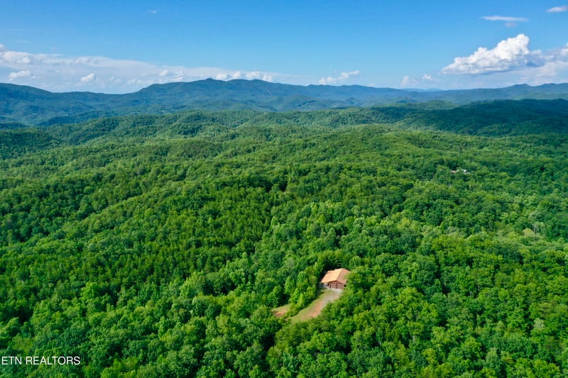610 Cooper Rd, Vonore, TN 37885