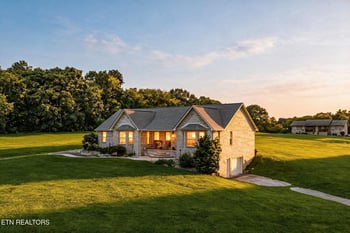 610 Dixon Farm Rd, Walland, TN 37886