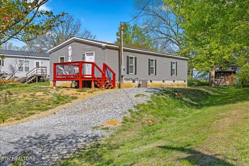 610 Jackson Ave, Etowah, TN 37331