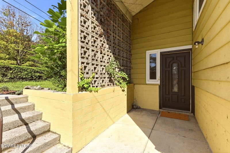 610 Michigan Ave, Oak Ridge, TN 37830