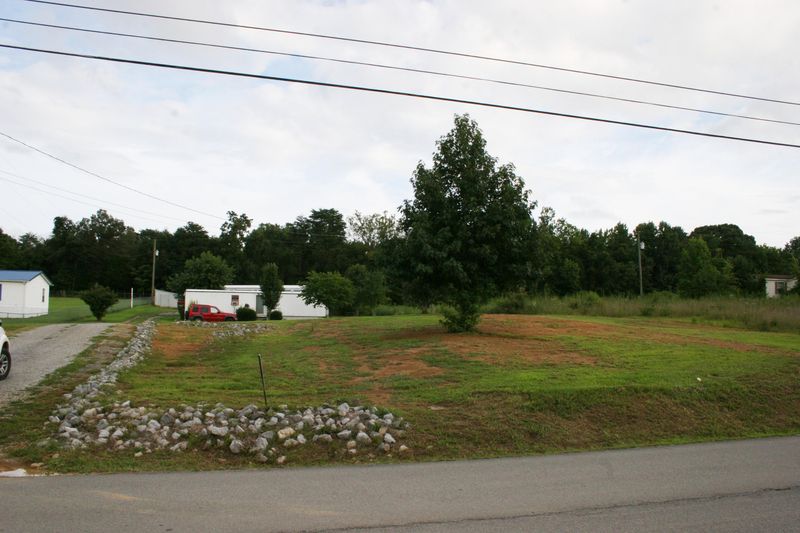610 Old Slag Rd, Vonore, TN 37885