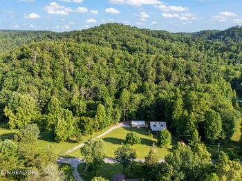 610 Towee Falls Rd, Tellico Plains, TN 37385