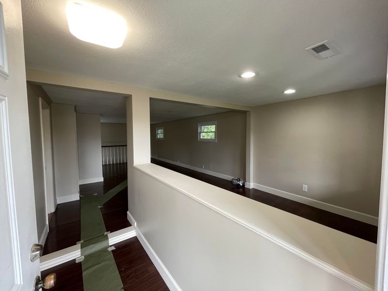 610 W Outer Dr, Oak Ridge, TN 37830