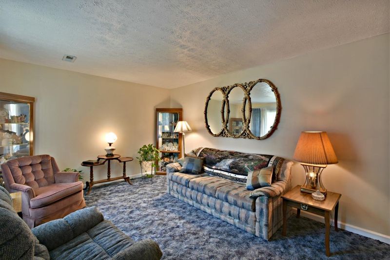 6100 Mcneely Rd, Corryton, TN 37721