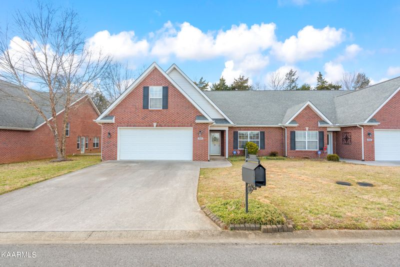 6101 Kristins Gate Way, Powell, TN 37849