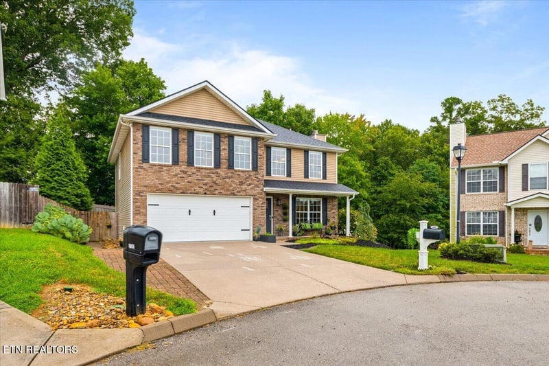 6101 Starflower Ln, Powell, TN 37849