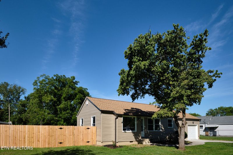 6103 Arcadia Dr, Knoxville, TN 37920