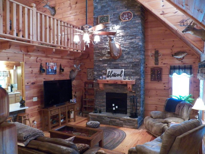 6103 Grimes Rd, Loudon, TN 37774
