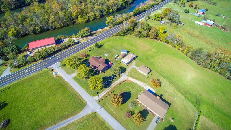 6105 Hammer Rd, Knoxville, TN 37914