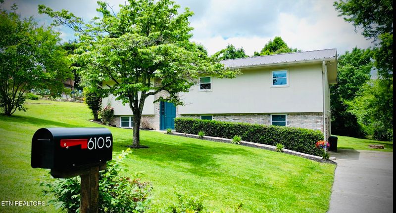 6105 Ricky Allen Rd, Corryton, TN 37721