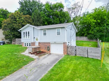 6105 Travis Dr, Knoxville, TN 37921