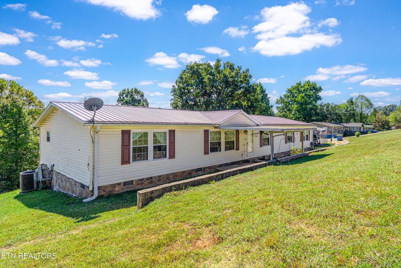 6106 Lanier Rd, Maryville, TN 37801